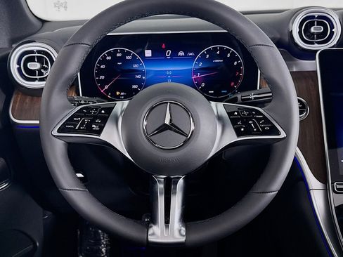 New 2026 Mercedes-Benz GLC 300 4MATIC image 17