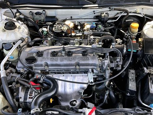 Used 2001 Nissan Altima GXE image 32