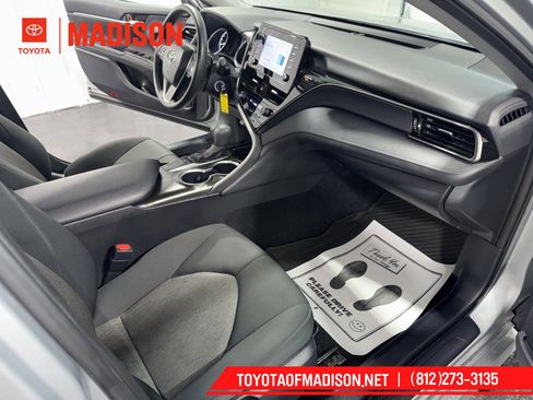 Used 2024 Toyota Camry LE image 31
