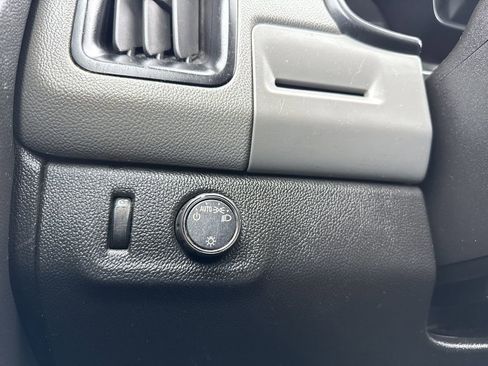 Used 2018 Chevrolet Colorado W/T image 17