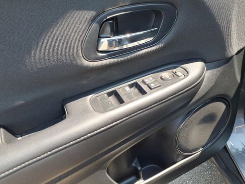 Used 2022 Honda HR-V LX image 19