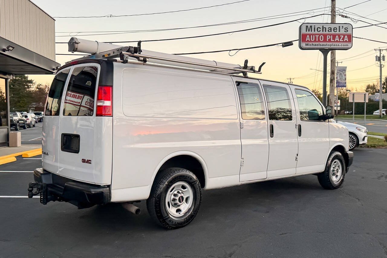 Used 2018 GMC Savana 3500 Extended w/ Driver Convenience Package RWD image 4