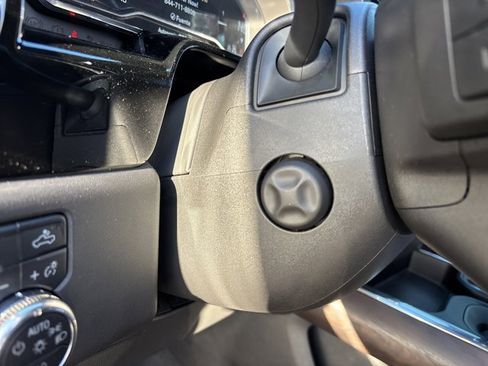 Used 2022 GMC Sierra 1500 SLT image 28