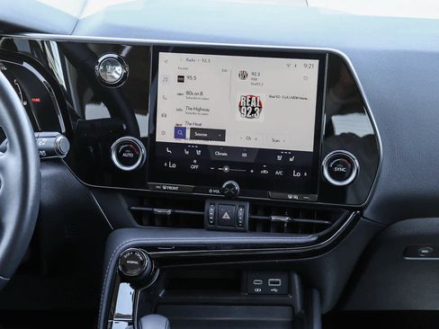 Certified 2025 Lexus NX 250 FWD w/ Premium Package image 14