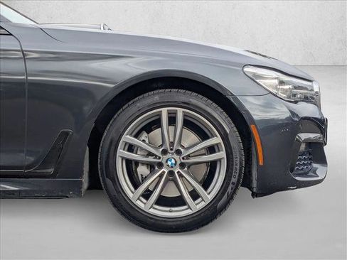 Used 2017 BMW 740e xDrive image 24