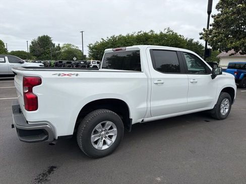 Used 2025 Chevrolet Silverado 1500 LT AWD/4WD image 3