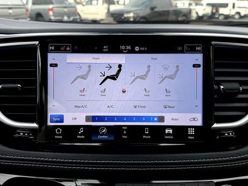 New 2026 Chrysler Pacifica Limited w/ Uconnect Theater Family Group image 22