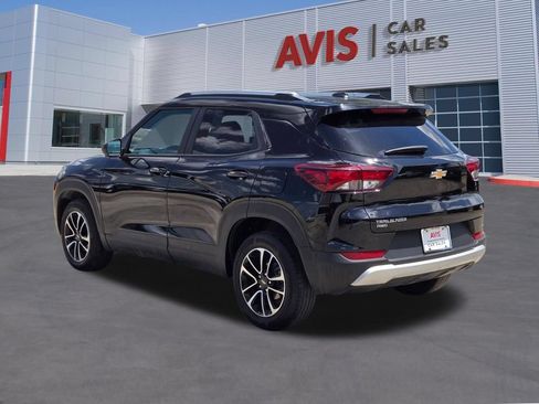 Used 2025 Chevrolet TrailBlazer LT AWD/4WD image 9