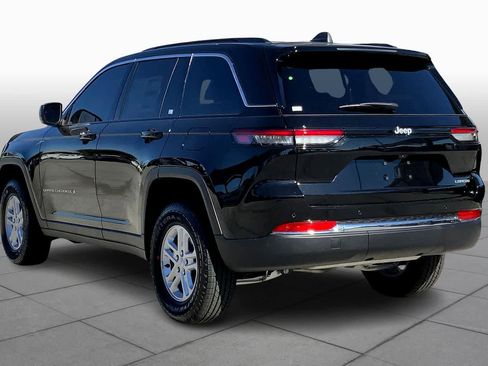 New 2025 Jeep Grand Cherokee Laredo image 9