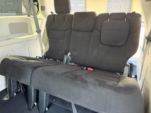 Used 2015 Dodge Grand Caravan SXT w/ Security Group image 25