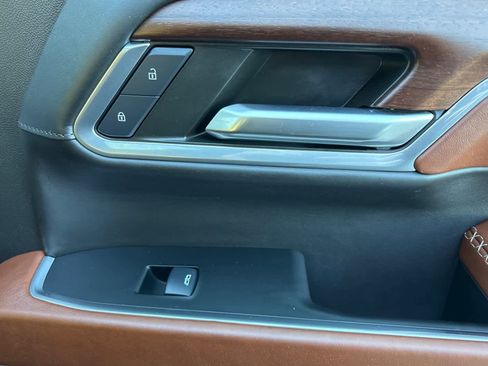 Used 2024 GMC Sierra 2500 Denali Ultimate image 18