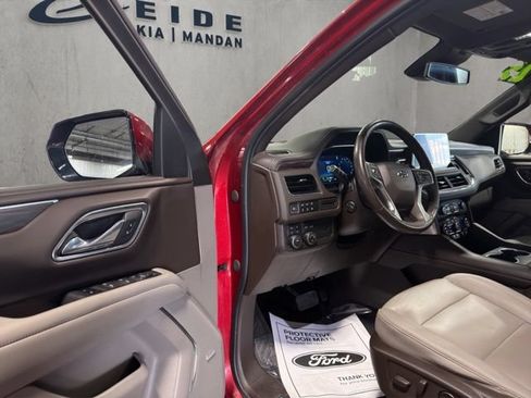 Used 2023 Chevrolet Tahoe Z71 w/ Luxury Package AWD/4WD image 17