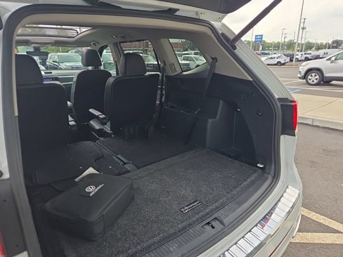 Used 2022 Volkswagen Atlas SEL R-Line AWD/4WD image 11