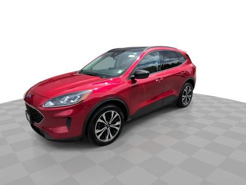 Used 2021 Ford Escape SE w/ SE Sport Appearance Package AWD/4WD image 4