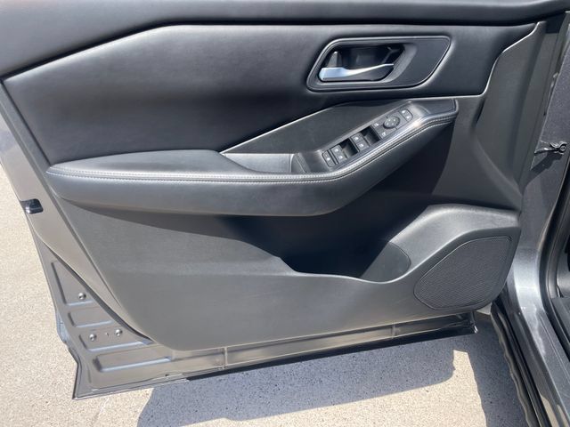 Used 2024 Nissan Rogue SV FWD image 21
