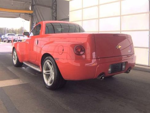 Used 2004 Chevrolet SSR w/ Preferred Equipment Group RWD image 8