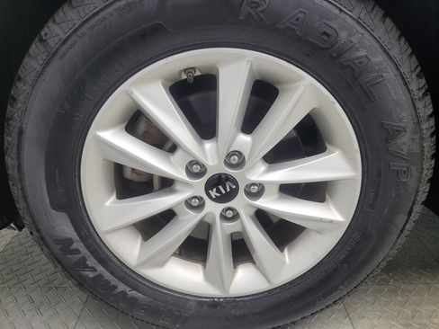 Used 2020 Kia Sorento L image 31