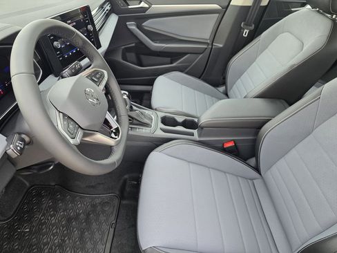 New 2026 Volkswagen Jetta SE image 9