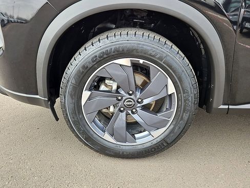 Used 2025 Nissan Rogue SV image 7