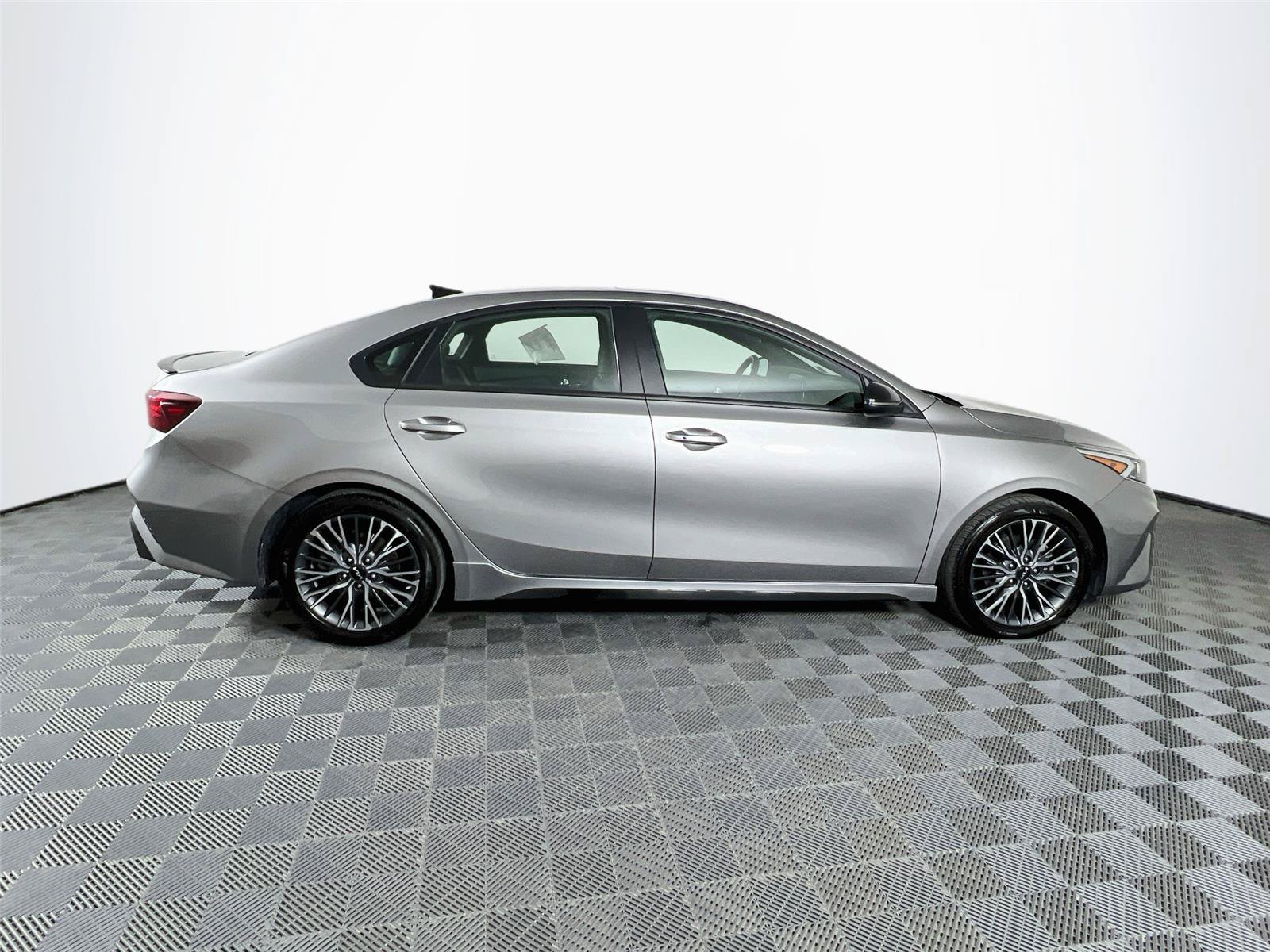Used 2023 Kia Forte GT-Line w/ GT-Line Premium Package FWD image 7