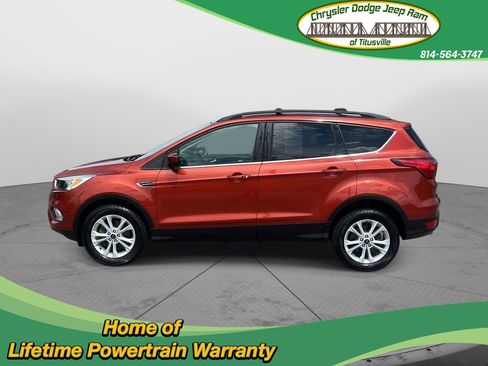 Used 2019 Ford Escape SE image 12