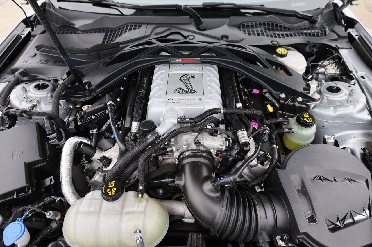 Used 2021 Ford Mustang Shelby GT500 w/ Technology Package RWD image 12