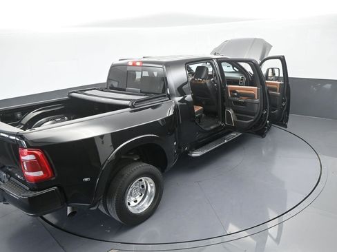 Used 2023 RAM 3500 Limited image 32