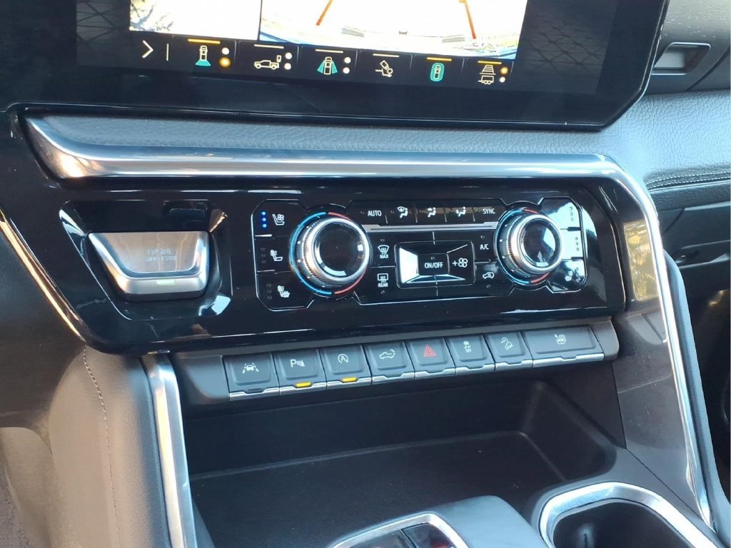 Used 2023 GMC Sierra 1500 Denali w/ Technology Package AWD/4WD image 6