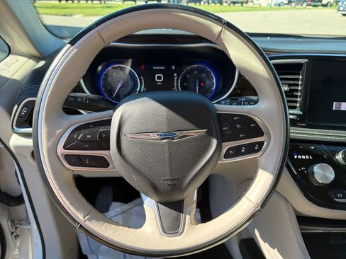 Used 2021 Chrysler Pacifica Limited w/ Premium & Safety Sphere Group AWD/4WD image 14