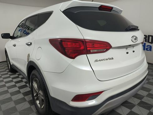 Used 2018 Hyundai Santa Fe Sport FWD image 2