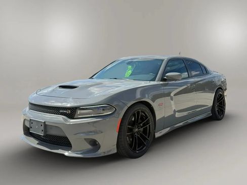 Used 2018 Dodge Charger R/T Scat Pack RWD image 3