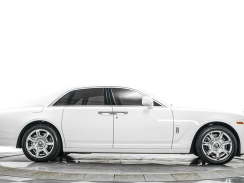 Used 2010 Rolls-Royce Ghost RWD image 48