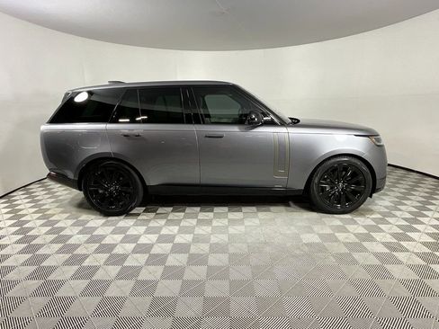 Certified 2023 Land Rover Range Rover SE image 5