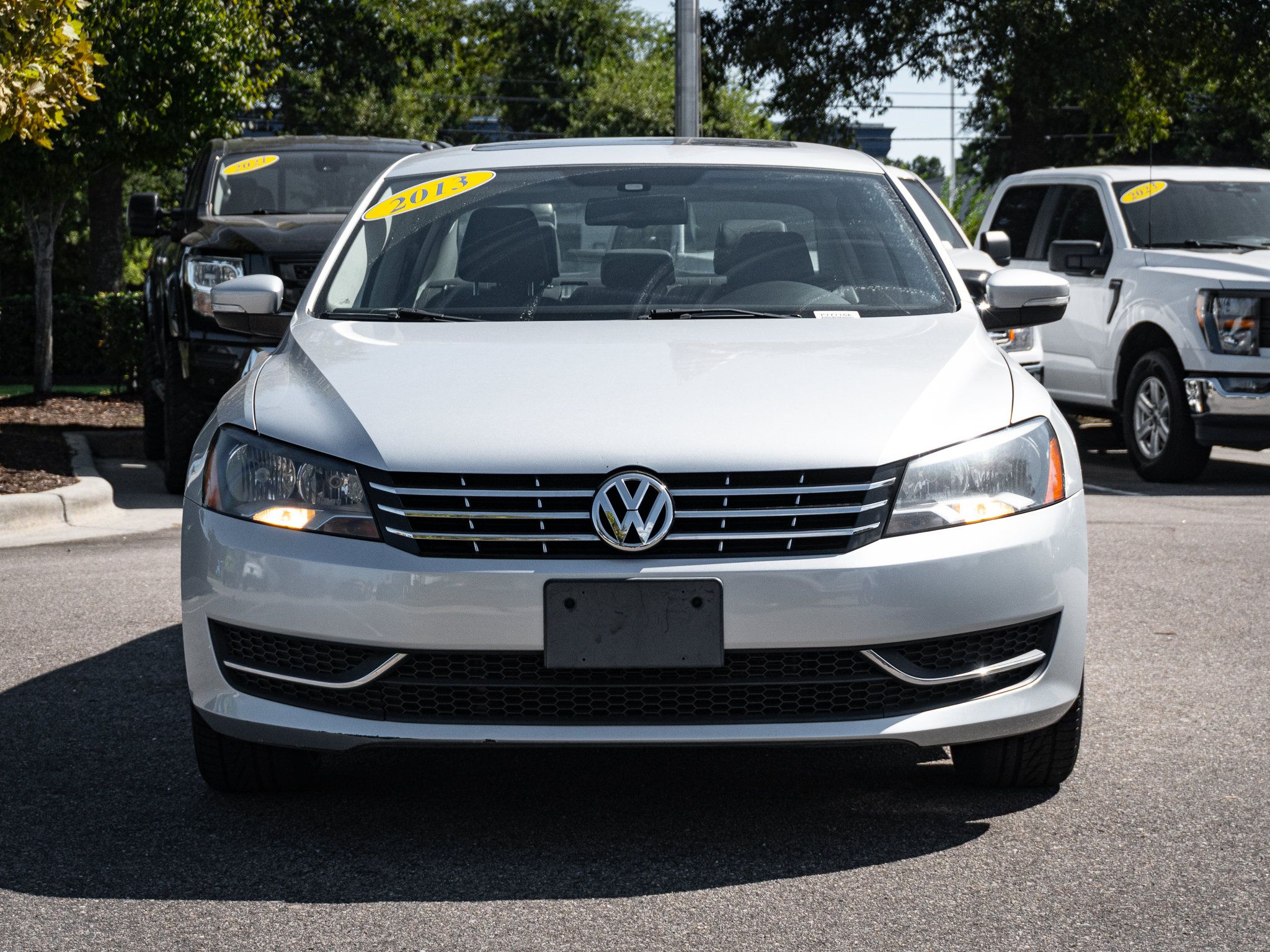 Used 2013 Volkswagen Passat TDI SE FWD image 3