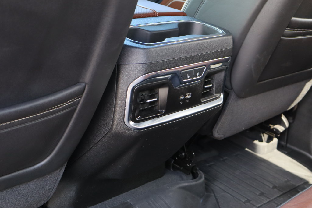Certified 2025 GMC Sierra 2500 Denali Ultimate AWD/4WD image 28