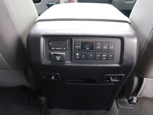 Used 2012 Toyota Sequoia Platinum AWD/4WD image 28