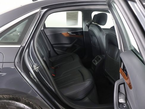 Used 2023 Audi A4 2.0T Premium image 32
