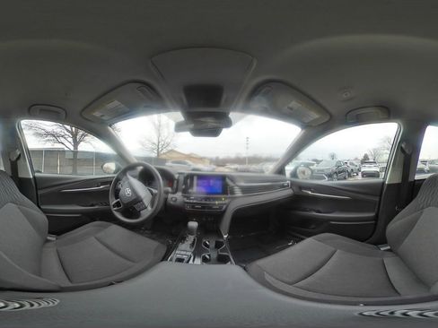 Used 2025 Toyota Camry LE image 41