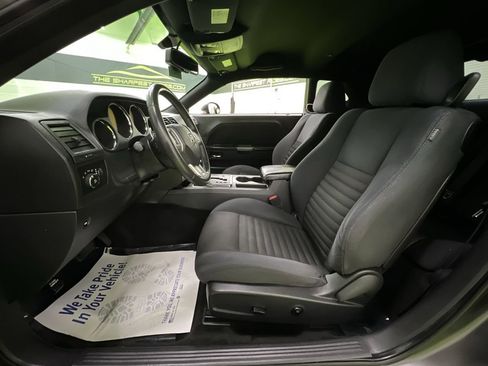 Used 2014 Dodge Challenger R/T w/ Electronics Convenience Group RWD image 18