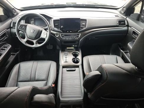 Used 2023 Honda Passport TrailSport image 10