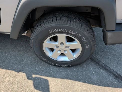 Used 2015 Jeep Wrangler Sport w/ Quick Order Package 23S AWD/4WD image 21