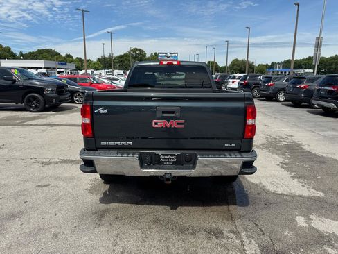Used 2017 GMC Sierra 1500 SLE w/ SLE Value Package RWD image 4