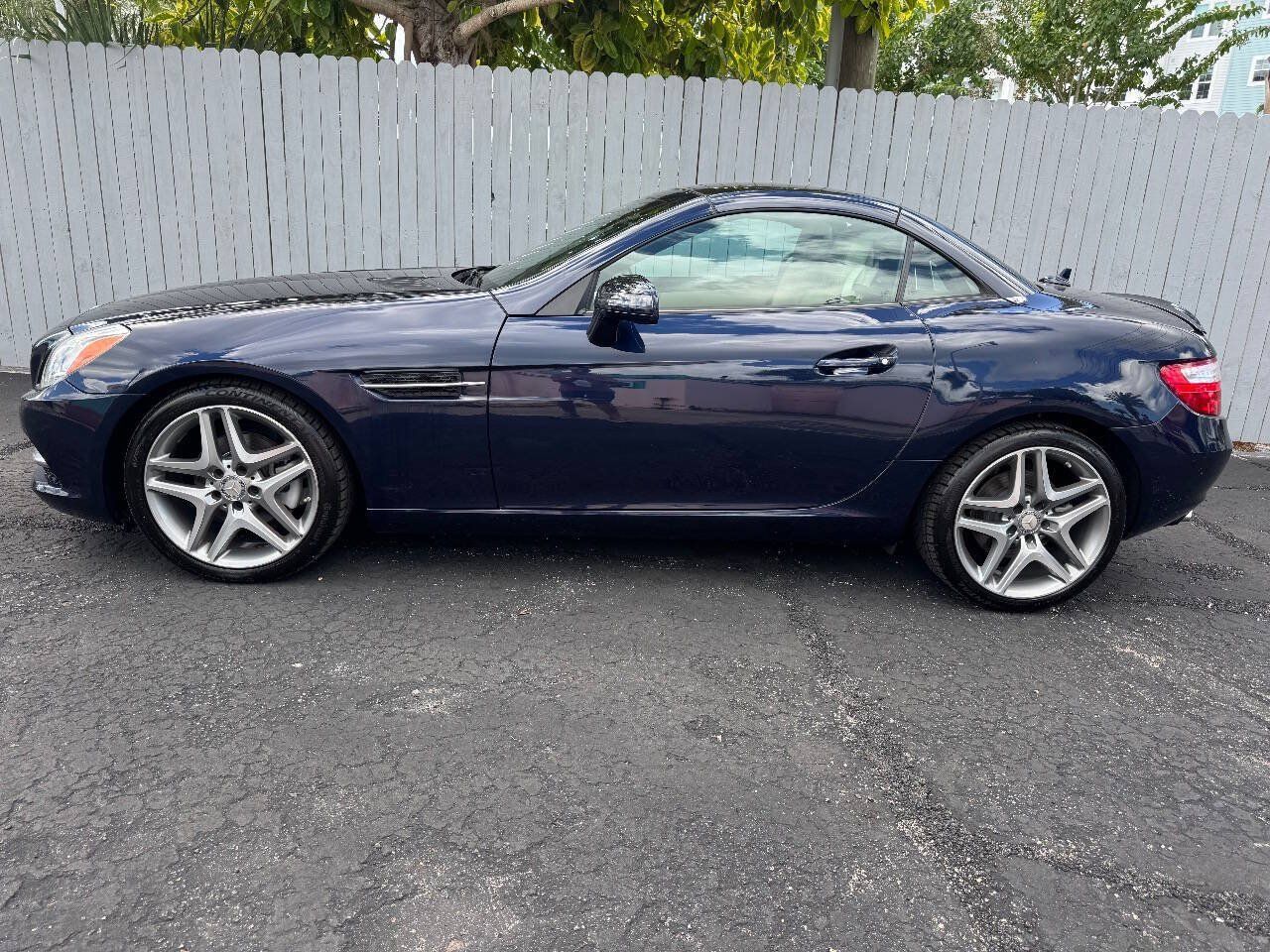 Used 2014 Mercedes-Benz SLK 250 w/ Premium Package image 19