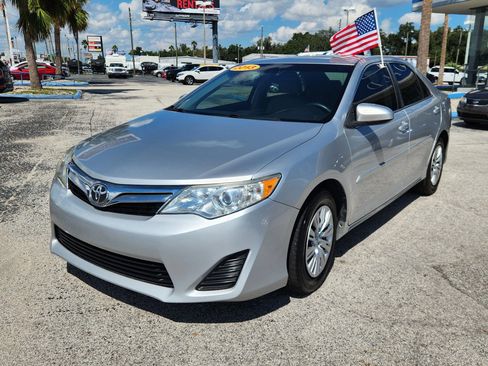 Used 2013 Toyota Camry LE image 4