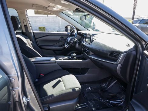 Used 2024 Nissan Rogue S AWD/4WD image 21