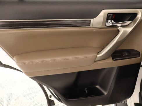 Used 2021 Lexus GX 460 Premium w/ Premium Package image 20