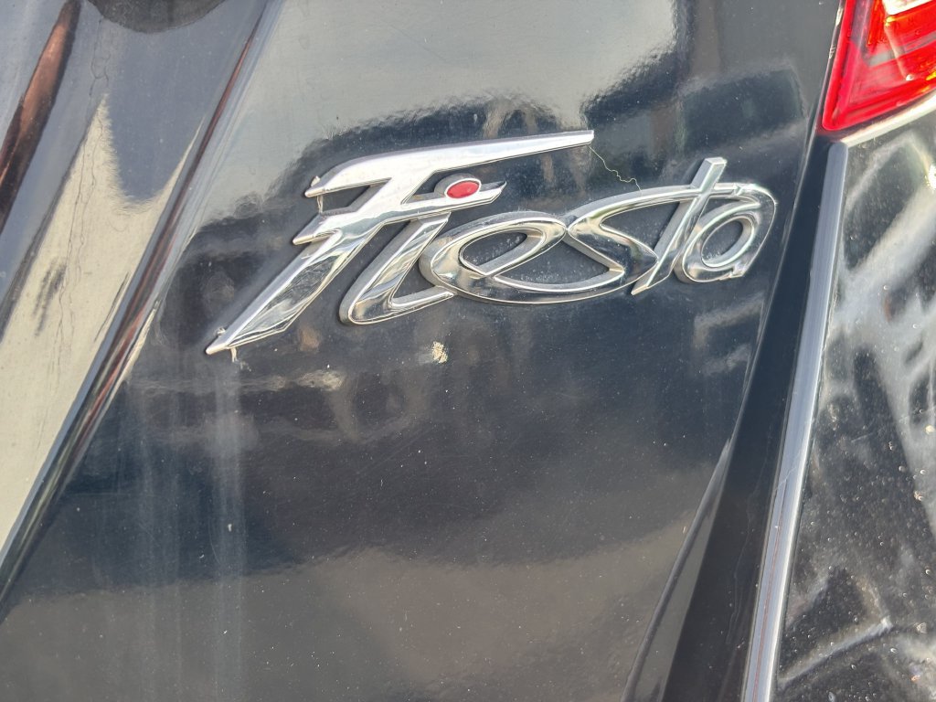 Used 2017 Ford Fiesta Titanium FWD image 12