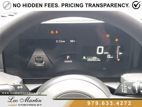 Used 2025 Nissan Kicks SV FWD image 17