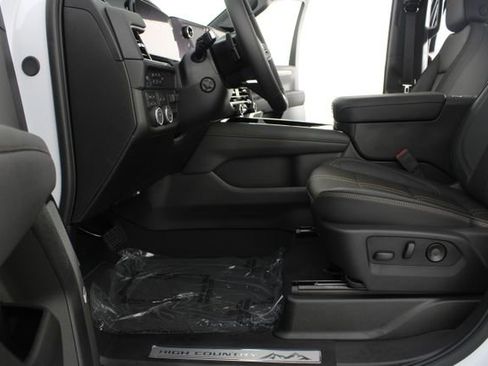 New 2026 Chevrolet Tahoe High Country w/ Sun And Tow Package AWD/4WD image 21