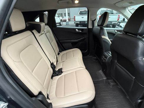 Used 2022 Ford Escape Titanium FWD image 15